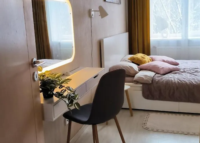 Warm And Welcoming Near Xiaomi Arena Apartment