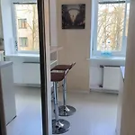 Warm And Welcoming Near Xiaomi Arena Appartement